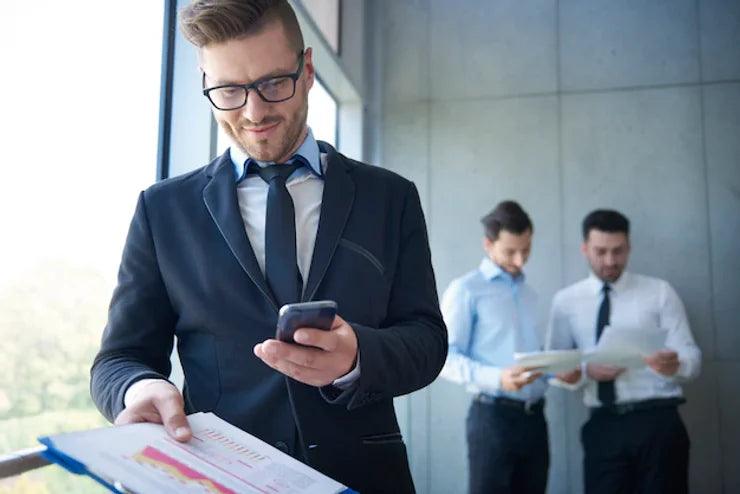 Employee Phone 5 Ways Cell Phones Have Changed the Workplace – Prox Devices